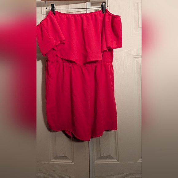 ⭐3/$21⭐SHEIN Asymmetrical Ruffled Sleeveless Blouse - Picture 3 of 4